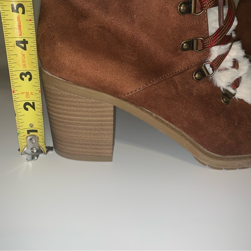 ☀️A New Day- Faux Fur And Faux Suede Lace-Up Booties Size 10 - Picture 6 of 12
